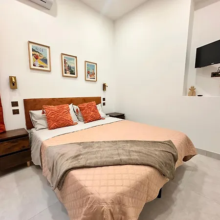 Courts & Coasts Few Steps From Tennis Courts, Country Club And Montecarlo Apartment *