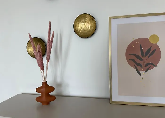 Courts & Coasts Few Steps From Tennis Courts, Country Club And Montecarlo *