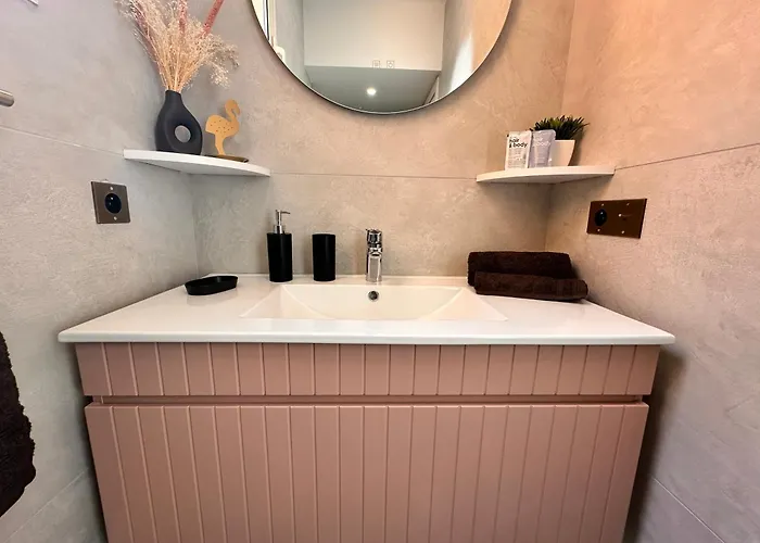 شقة Courts & Coasts Few Steps From Tennis Courts, Country Club And Montecarlo