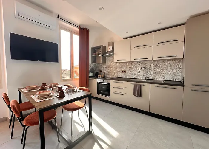 Courts & Coasts Few Steps From Tennis Courts, Country Club And Montecarlo شقة روكوبرُن كاب مارتي