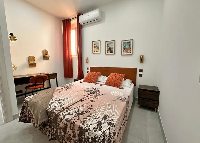 Courts & Coasts Few Steps From Tennis Courts, Country Club And Montecarlo شقة